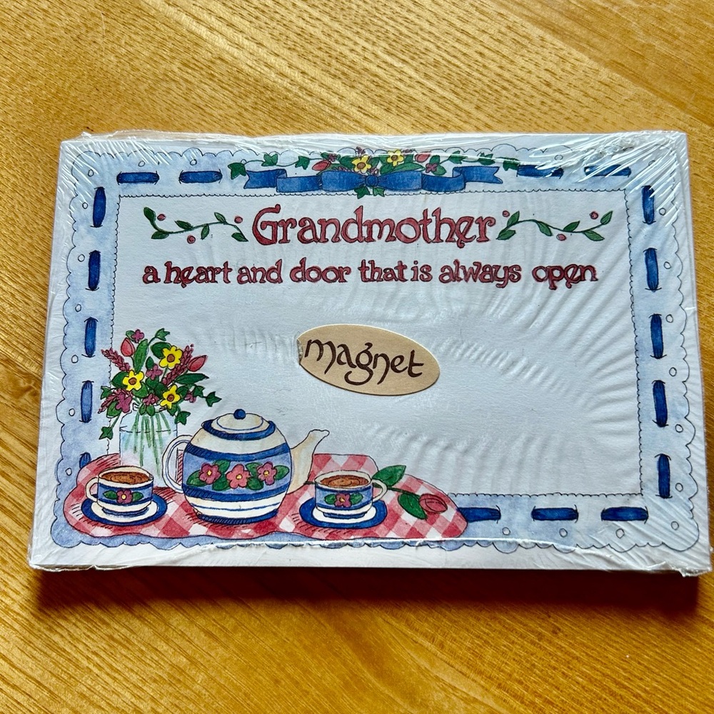 Grandmother Magnet Notepad with Tea Set Design